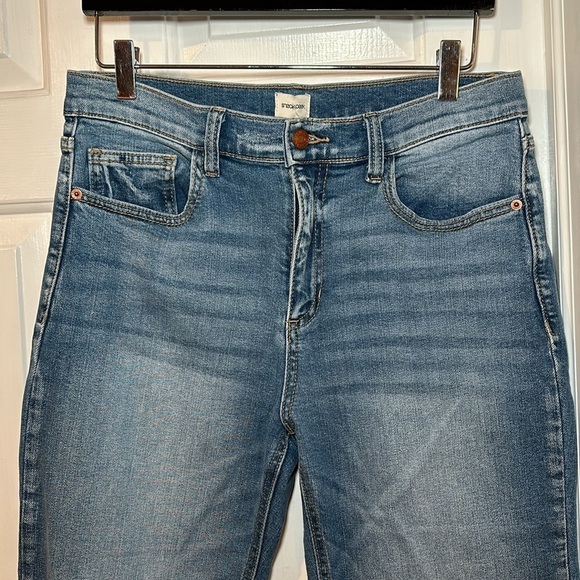 NWT Women’s Sneakpeek Barefoot Blue Slim Raw Hem Jeans Size 9 (29) - Picture 4 of 10